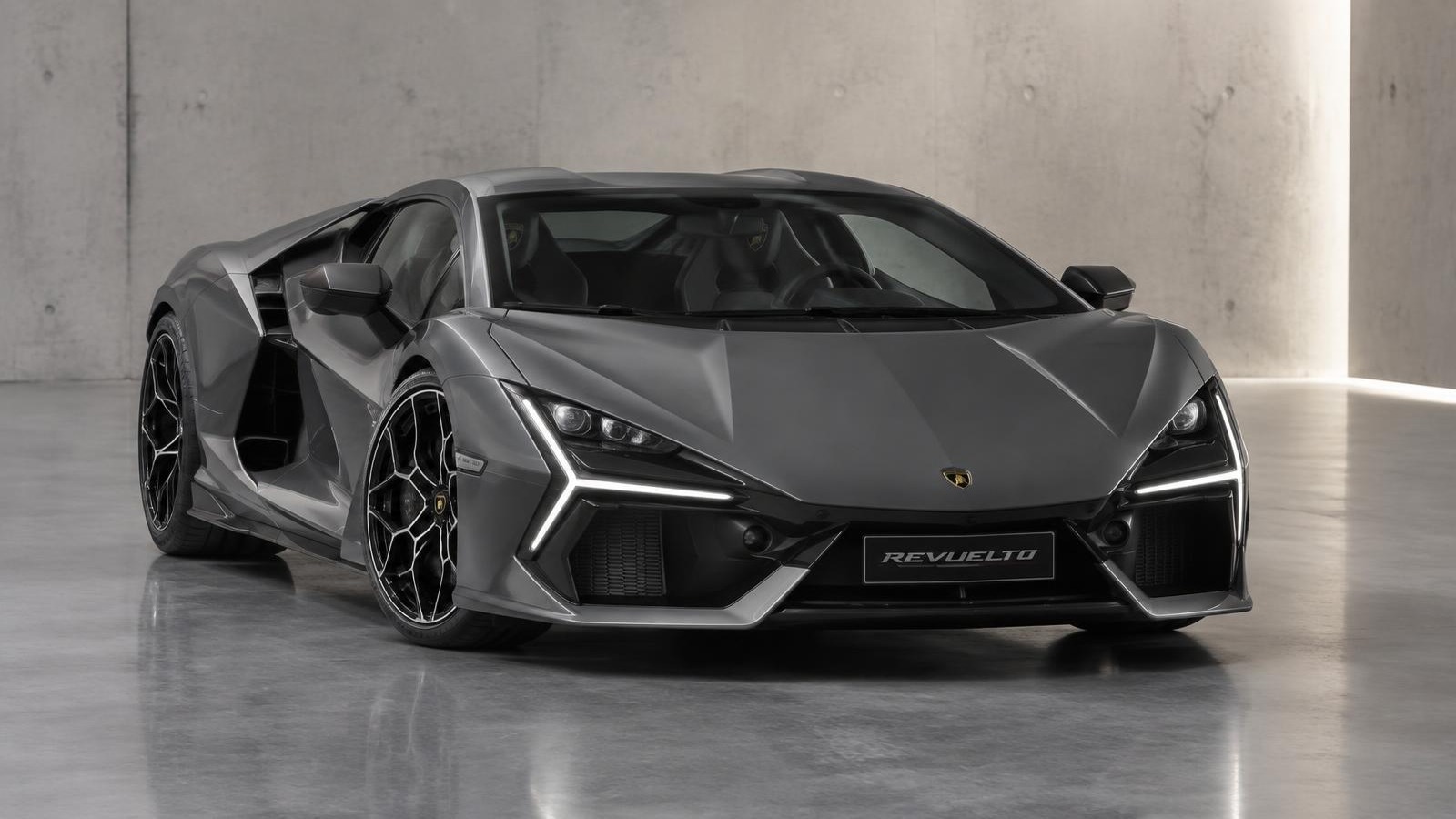 Lamborghini Revuelto