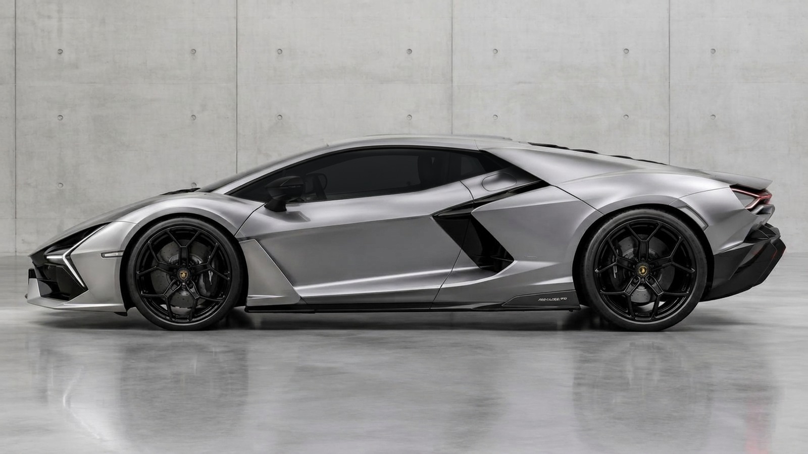 Lamborghini Revuelto — Deep tint